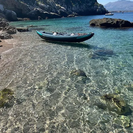 Oltremare N37 Casa Fronte Mare Con Giardino